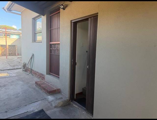 1 BEDROOM PROPERTY TO RENT IN BRACKEN HEIGHTS
